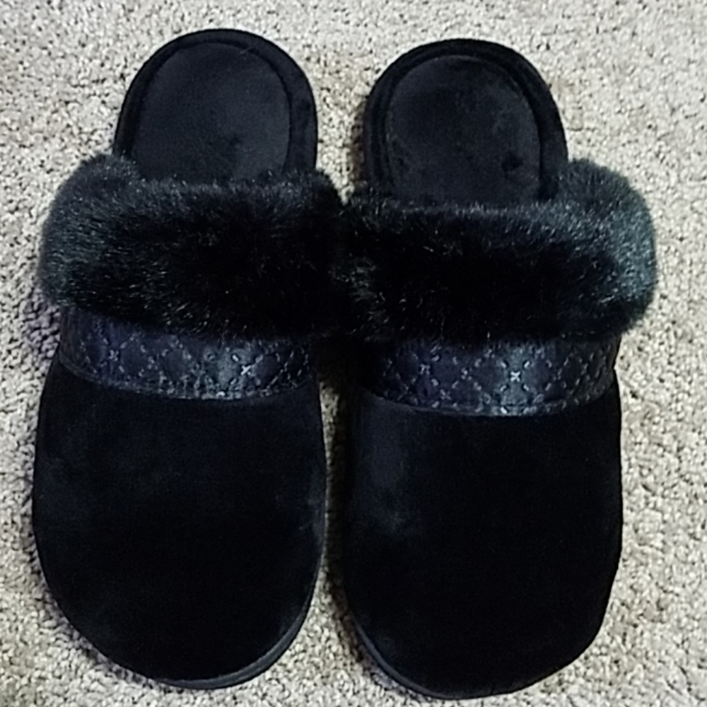 Bundle Two Pairs Slippers - Picture 3 of 8